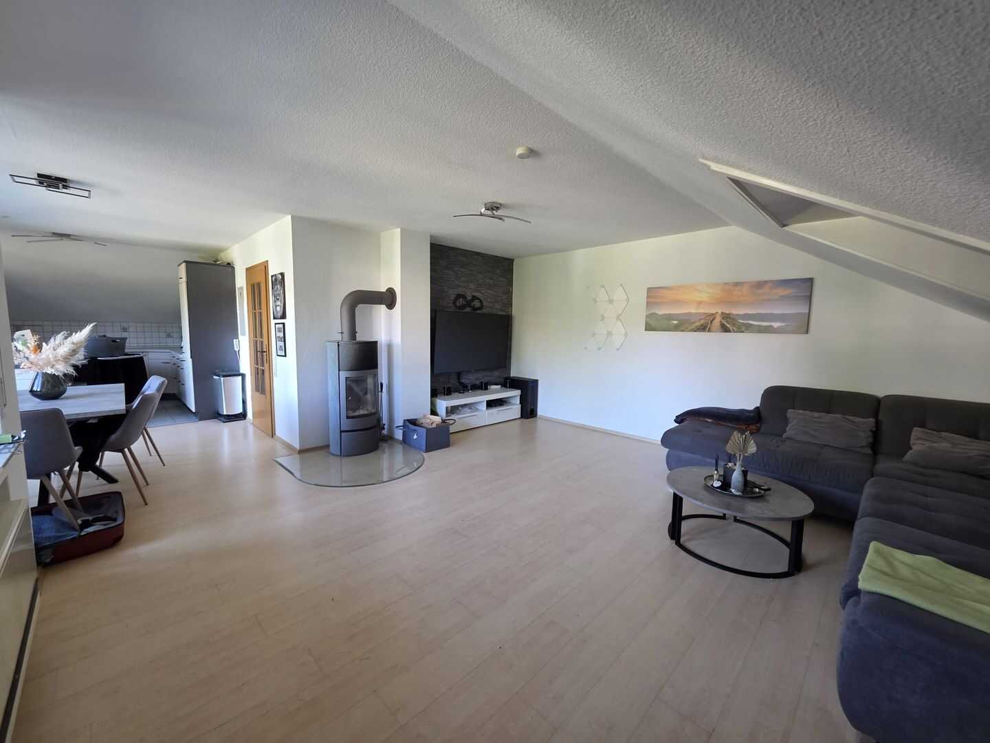 Lichtdurchflutete 3 Zimmer Wohnung mit großem Balkon & Garten – Ulm – Vorschaubild 3
