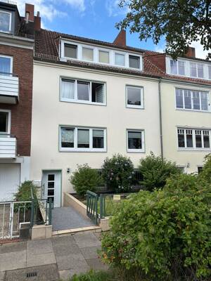 1a Lage… Bremen-Schwachhausen schmuckes MFH / 3 Wohneinheiten + Keller, idyllischer Garten in Südwestlage – 28209 Bremen – Vorschaubild 2