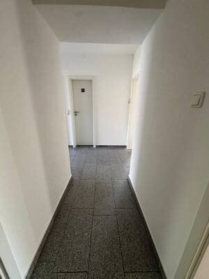 9-Zi. Zweifamilienhaus mit 1080m2 Grund, unmittelbar am Bahngleis, 15 min mit der Bahn nach München – 85567 Grafing – Vorschaubild 9