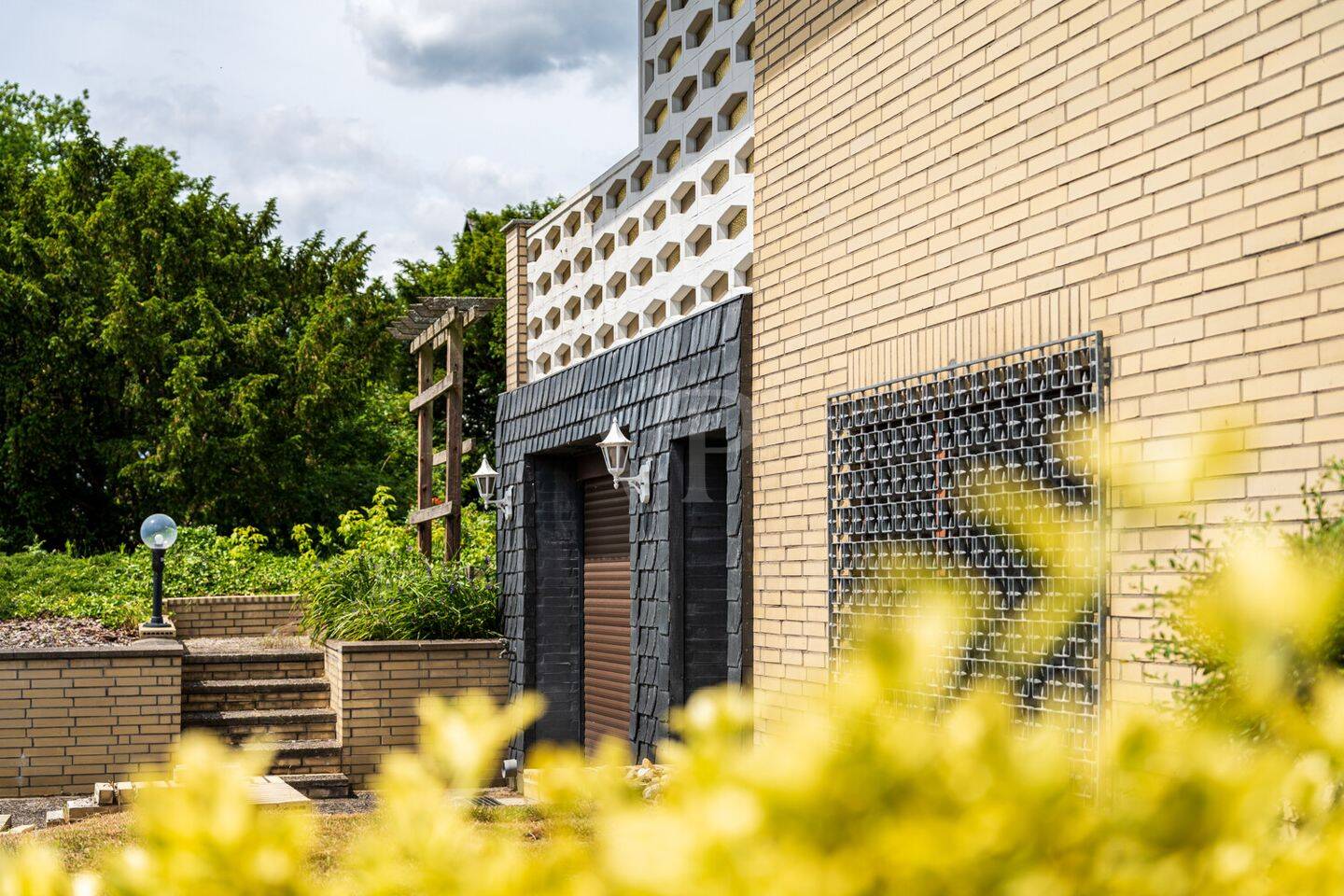 WINKELBUNGALOW IM DORNRÖSCHENSCHLAF - AUF EIGENTUMSGRUNDSTÜCK, MIT VOLLKELLER – Osloß – Vorschaubild 5