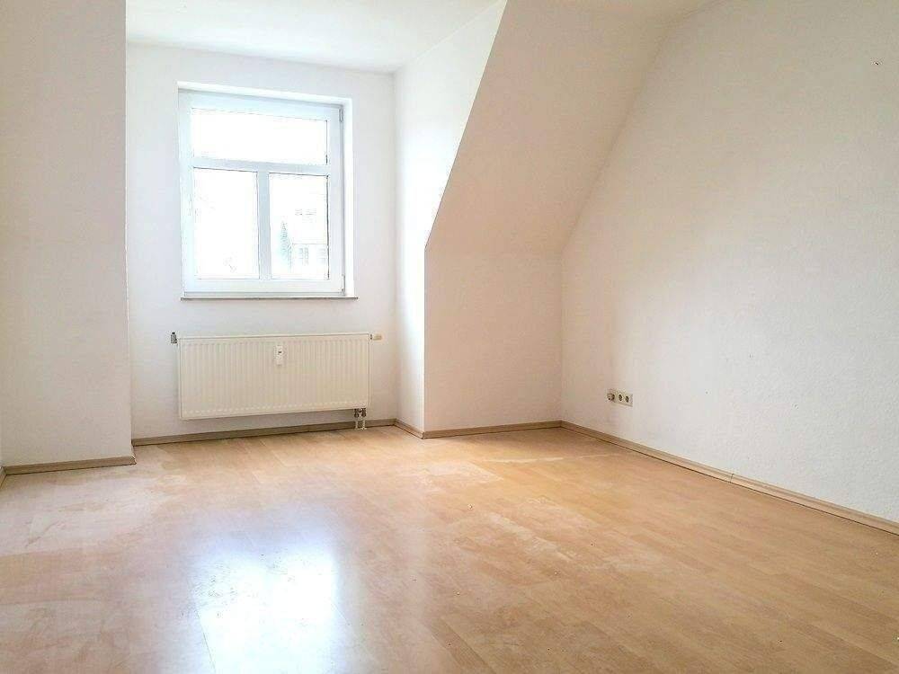 !! 3-Zimmer-Dachgeschosswohnung mit Balkon in ruhiger Nebenstraße !! – Chemnitz – Vorschaubild 3