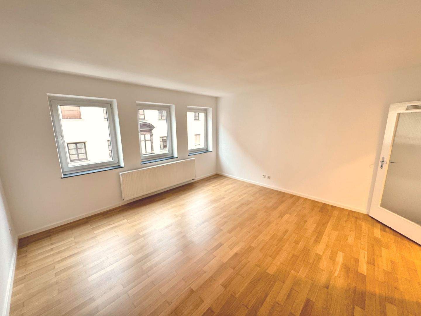 Exklusive 3-Zimmer-Altstadtwohnung in absoluter Bestlage – kernsaniert, hochwertig und mit Loggia – Nürnberg – Bild 1 von 9