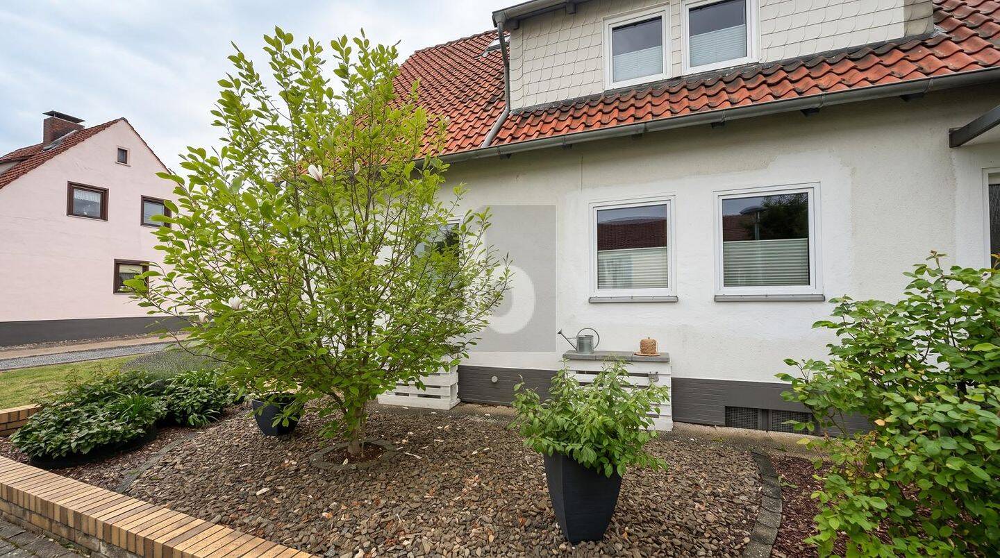MODERNES ZUHAUSE IN GEPFLEGTEM ZUSTAND – Bilshausen – Bild 1 von 5