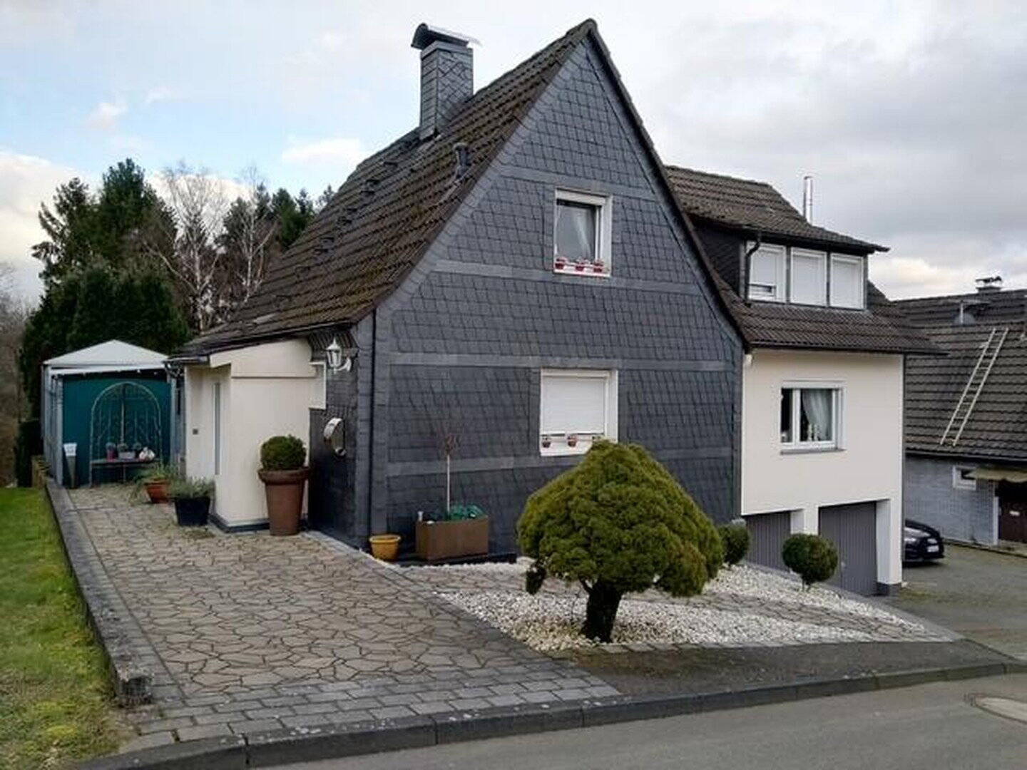 Zuhause ankommen - Einfamilienhaus mit großem Grundstück in ruhiger Bestlage von Remscheid – Remscheid – Vorschaubild 3