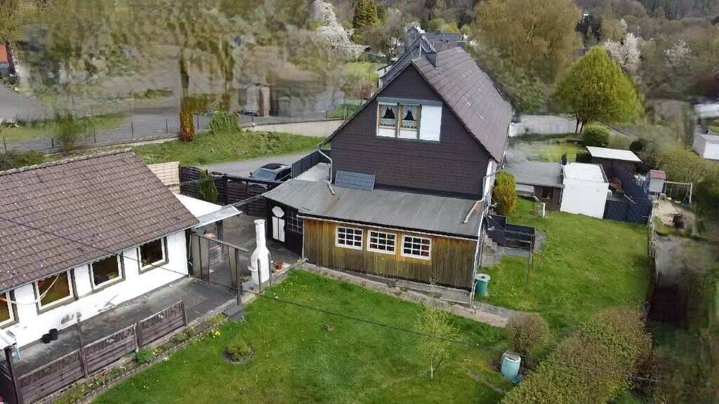 51545 Waldbröl-Nähe VIP-1470-2026 Einfamilienhaus -DHH mit zwei Wohneinheiten; 2 Garagen – Waldbröl – Vorschaubild 2