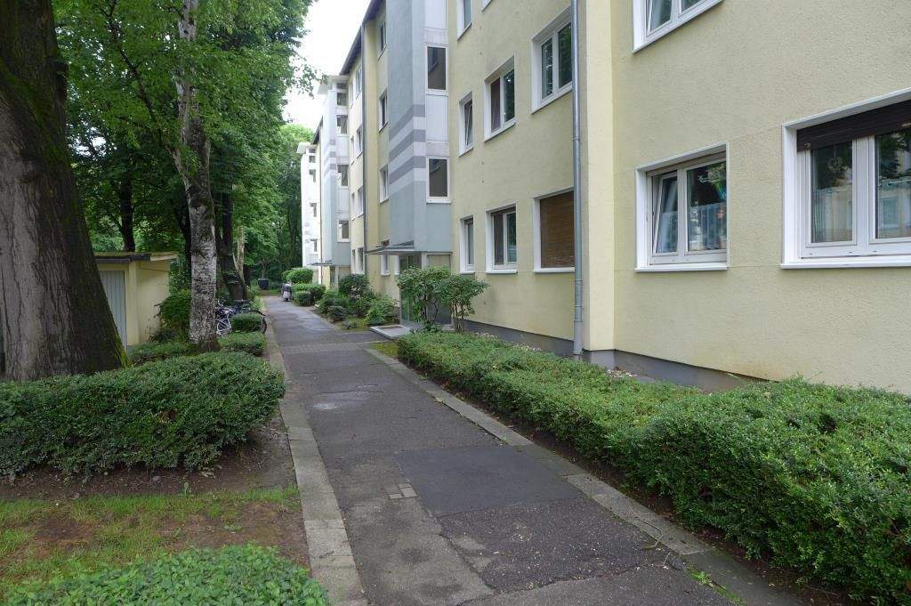 Bonn-Duisdorf. vermietete Kapitalanlage. 3 ZKB Blk. - PROVISIONSFREI! – Bonn – Bild 1 von 9