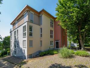 Vermietete Eigentumswohnung im Souterrain mit Terrasse, Garten und Garage auf der Horchheimer Höhe