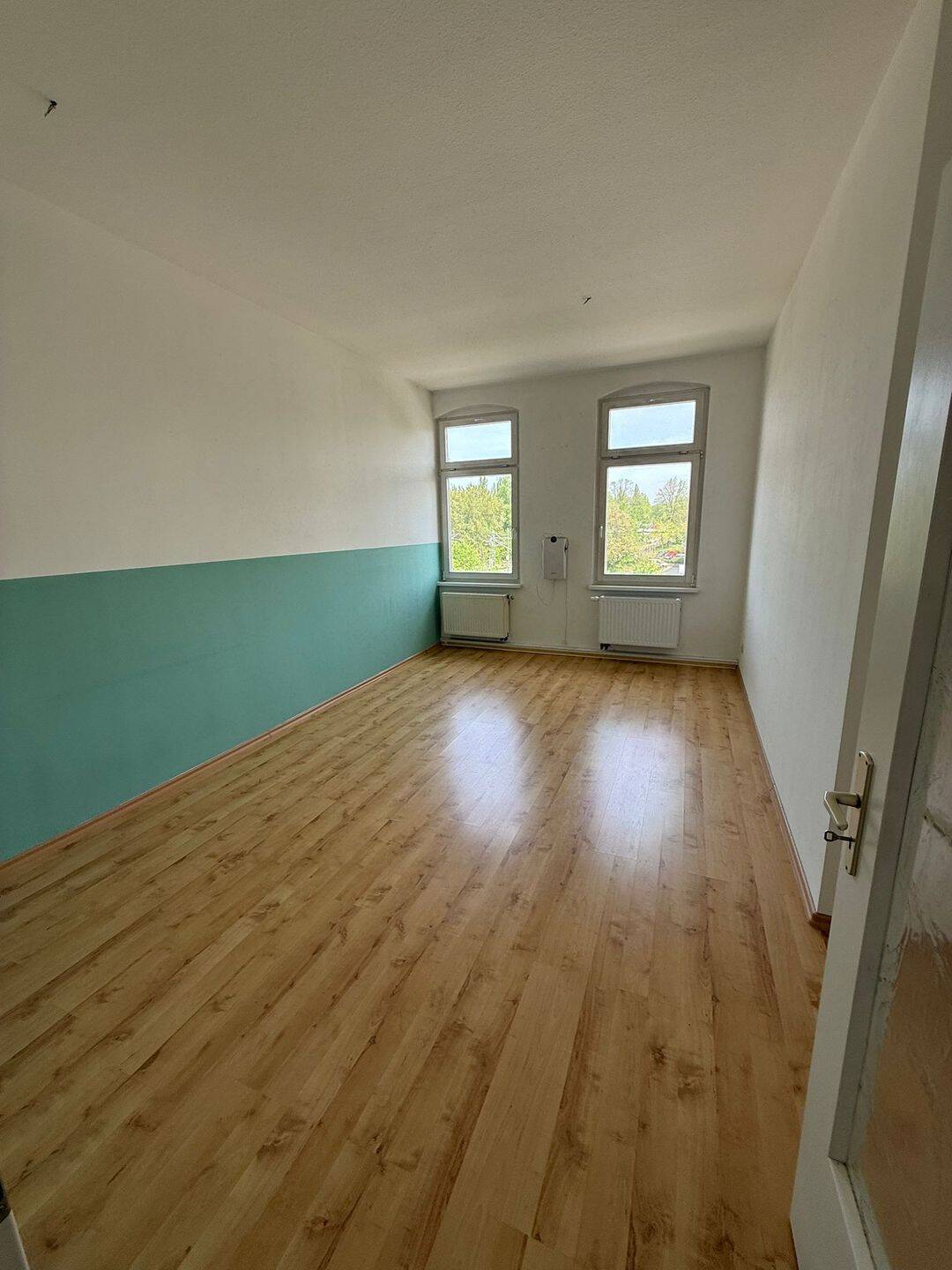 3-Raum Wohnung mit EBK und Stellplatz in Uni Nähe sucht Mieter – Chemnitz – Vorschaubild 2