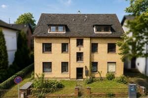 Nienstedten! Sanierungsbedürftiges Mehrfamilienhaus mit Baugrundstück für ein Einfamilienhaus