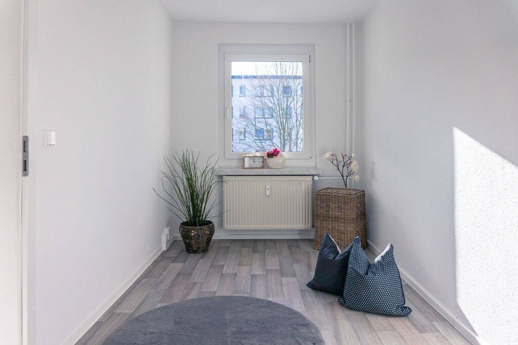 4-Raum-Familienwohnung mit Balkon – Chemnitz – Vorschaubild 3
