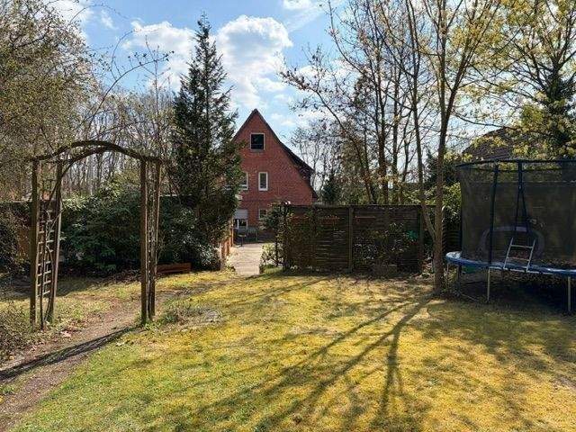 Kleines Mehrfamilienhaus in Adendorf zu verkaufen – Adendorf – Bild 1 von 8