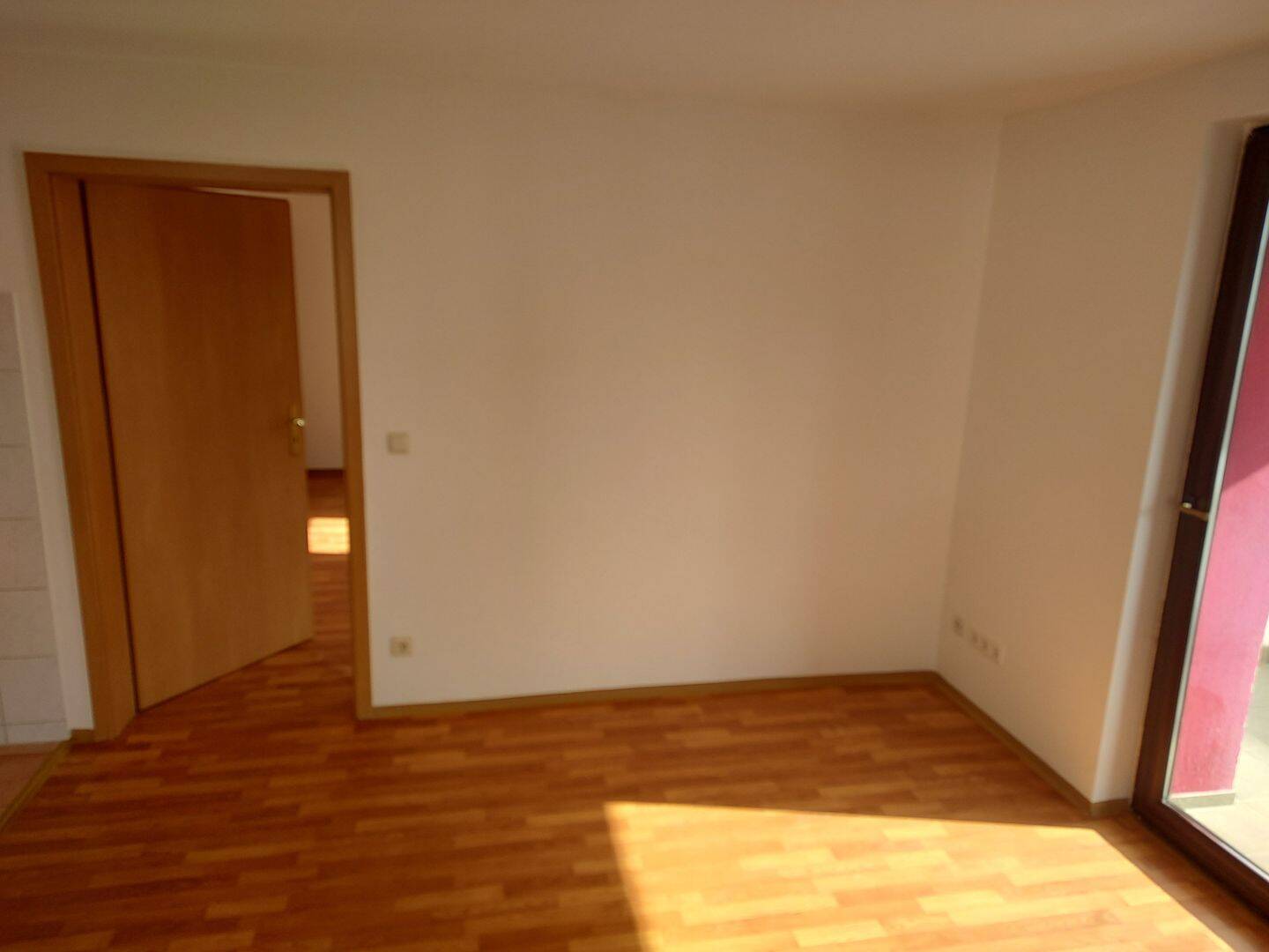 Erdgeschosswohnung mit Terasse und Garten – Nürnberg – Vorschaubild 3