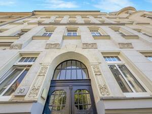 Stadtleben mit Rückzugsort: 3 Zimmer, Balkon, Parkett und begrünte Innenhöfe in Leipzig-Reudnitz – 4317 Leipzig – Vorschaubild 1