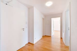 AIGNER - Bezugsfreie und moderne 3-Zimmer-Wohnung mit Westbalkon im begehrten Stadtteil Solln – 81479 München – Vorschaubild 2