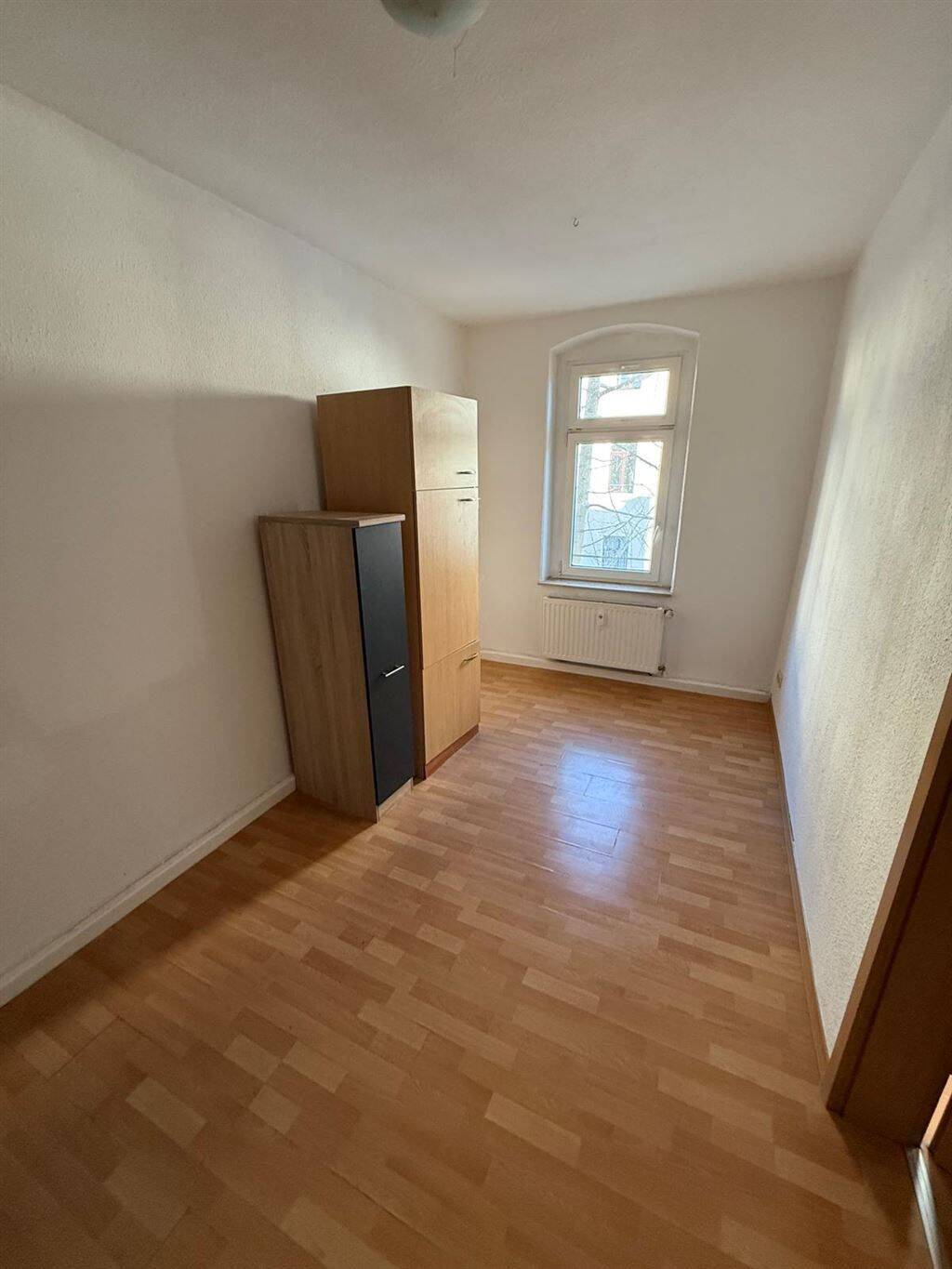 Großzügige Hinterhaus 2-Zimmer mit Laminat, EBK und Wannenbad in uninaher Lage! – Chemnitz – Vorschaubild 6