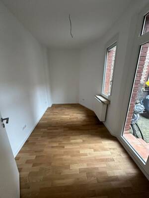 Kernsanierte Altbauwohnung im ruhigen Rückgebäude in zentraler Lage direkt hinter dem Hauptbahnhof in Fürth – 90763 Fürth – Vorschaubild 8