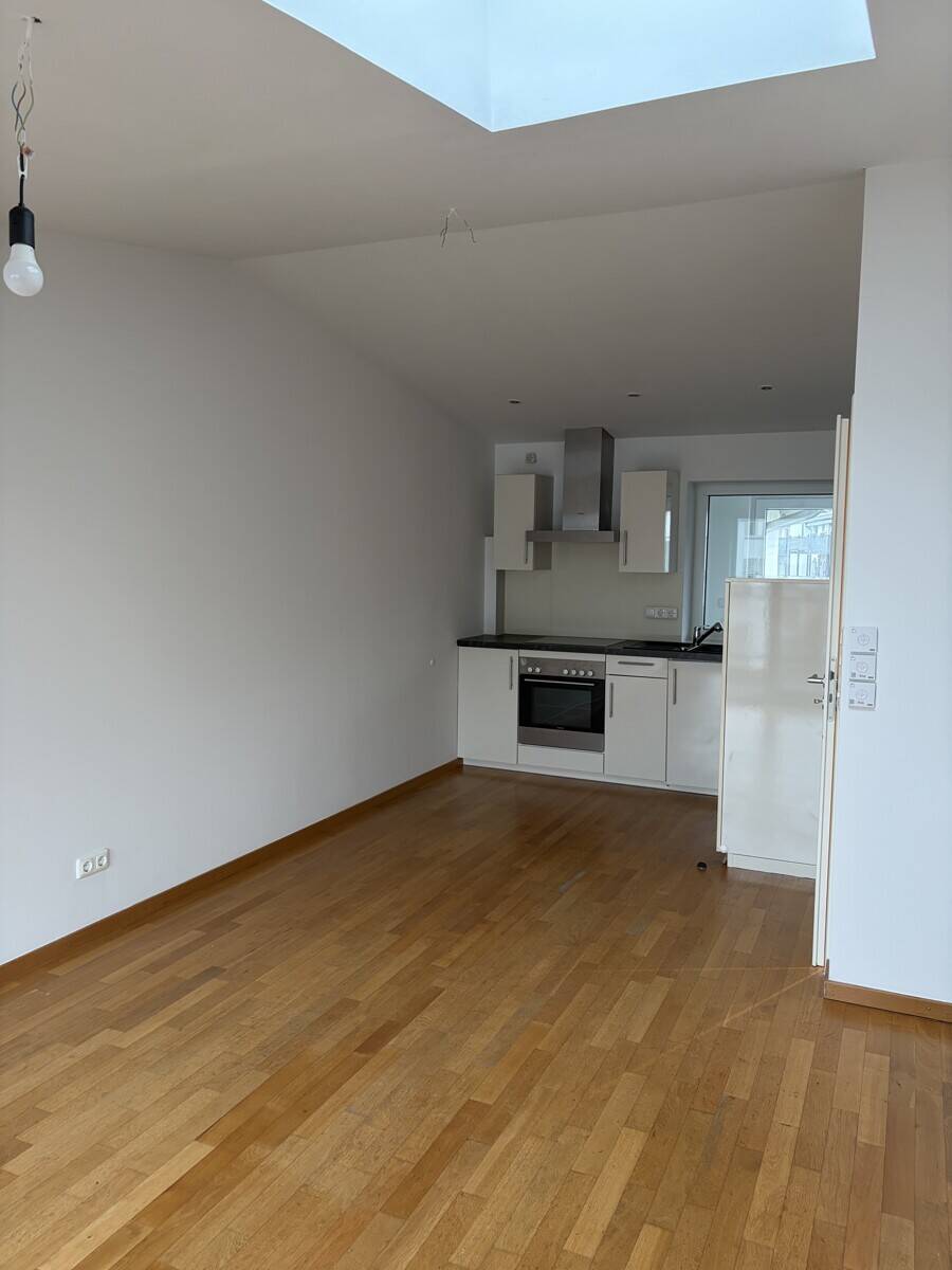 Bezugsfreie Penthousewohnung mit Balkon und Stellplatz – Hamburg – Vorschaubild 6