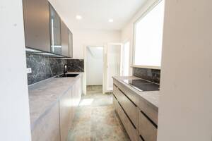 Maisonette-Charme - sanierte, bezugsfreie 5-Zi-Altbauwohnung mit ausgebautem Speicher/Atelier