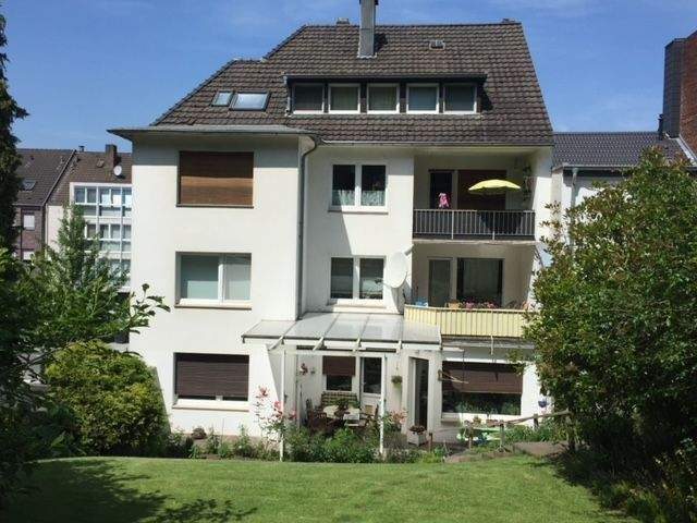 Top geschnittene und renovierte Altbauwohnung mit Flair und großer Terrasse. Nähe Tierpark ! Traumhafter Ausblick ins Wäldchen ! – Mönchengladbach – Vorschaubild 3