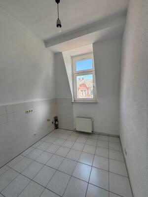 "GOOD NEWS" IM NORDEND: Sonnige Altbauwohnung mit 2 Zimmern und Tageslichtbad -sofort frei-. – 60318 Frankfurt am Main – Vorschaubild 6
