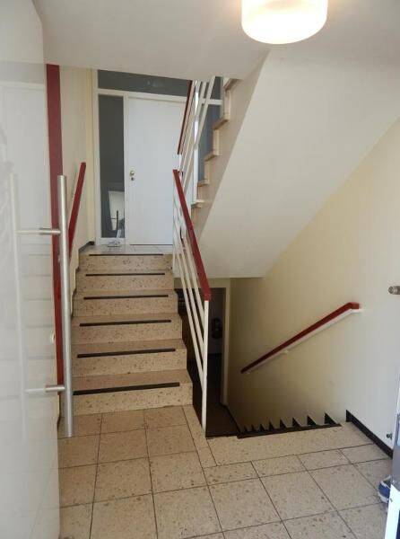 Frisch renovierte 3-Zimmer-Wohnung mit Balkon, Loggia & saniertem Bad im gepflegten Zweifamilienhaus