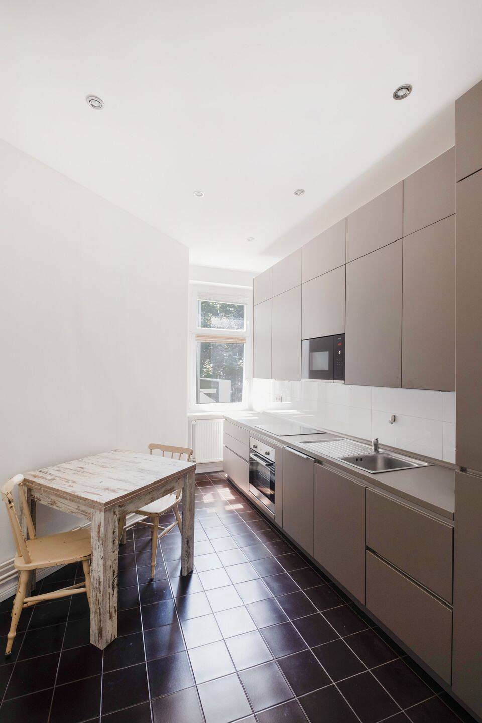 Stilvolle Altbauwohnung mit Loggia und sonnigem Balkon zum ruhigen Innenhof – Berlin – Vorschaubild 5