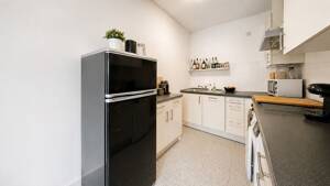 Charmante Denkmal-Altbauwohnung mit ruhigem Balkon im Herzen der Maxvorstadt – 80797 München – Vorschaubild 4