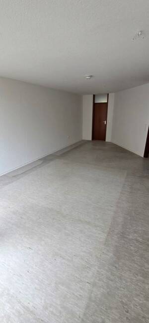 Ihr neues Zuhause in Herrenberg! Schicke, frisch renovierte 2-Zimmer-Wohnung mit Balkon! – 71083 Herrenberg – Vorschaubild 8
