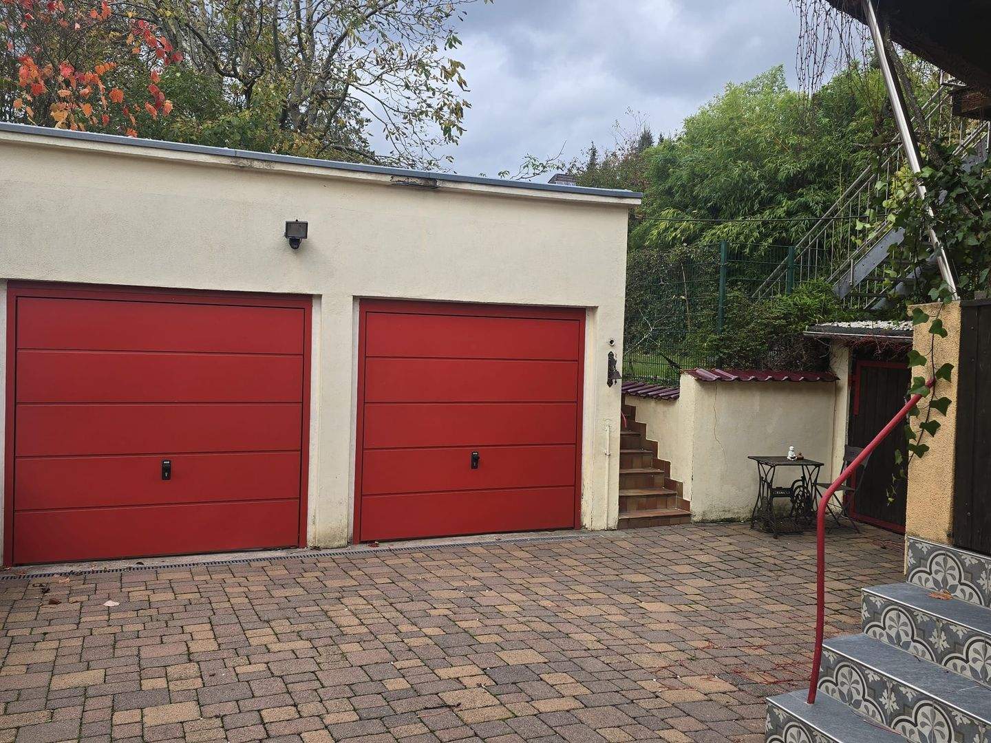 SB-Rodenhof: MFH mit 2 Wohnungen und Kosmetikinstitut (3. Wohnung) mit schönem Grundstück/Selbstnutzen mit Mieteinnahmen!!! – Saarbrücken – Vorschaubild 8