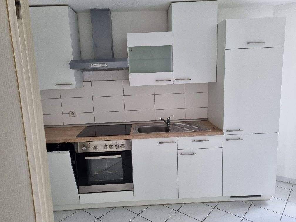 Schöne 3 Raumwohnung mit Einbauküche – Chemnitz – Vorschaubild 3