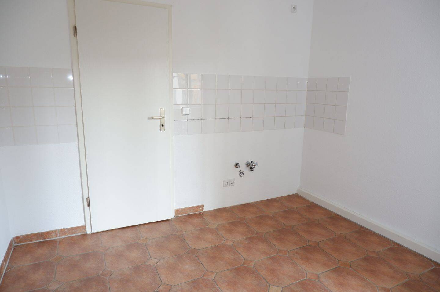 Frei ab 1.8.26 + Balkon an der Küche + Bad mit Wanne – Chemnitz – Vorschaubild 9