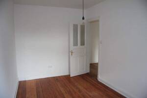 Winterhude: 2-Zi-Altbau mit Balkon, ideal als Wohnbüro, Praxis, Atelier – 22299 Hamburg – Vorschaubild 7