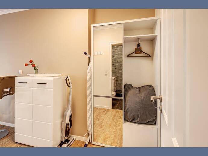 Möbliert: Arabellapark: Schöne 1-Zimmer-Wohnung zur Miete – München – Vorschaubild 9