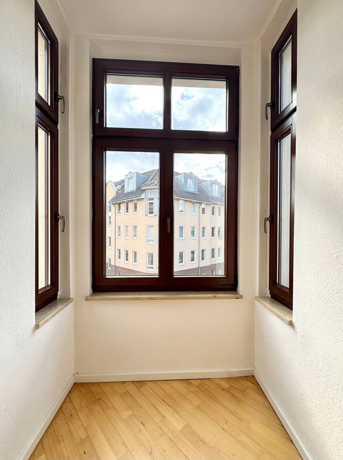 Charmanter Altbau mit 2 Bädern! – 39114 Magdeburg – Bild 1 von 9