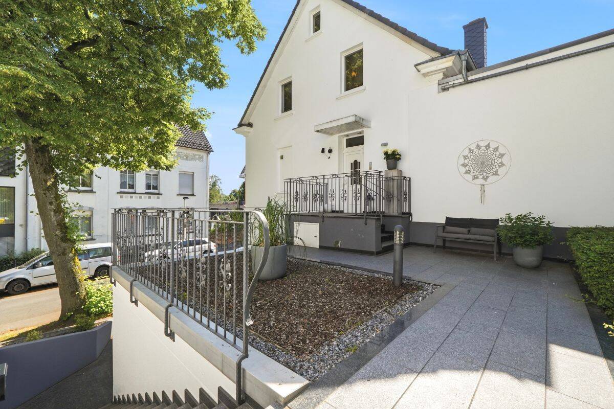 Mit 3D: Historischer Charme trifft modernen Wohnkomfort - umfangreich modernisiertes Einfamilienhaus mit Einliegerwohnung. – Solingen – Vorschaubild 4