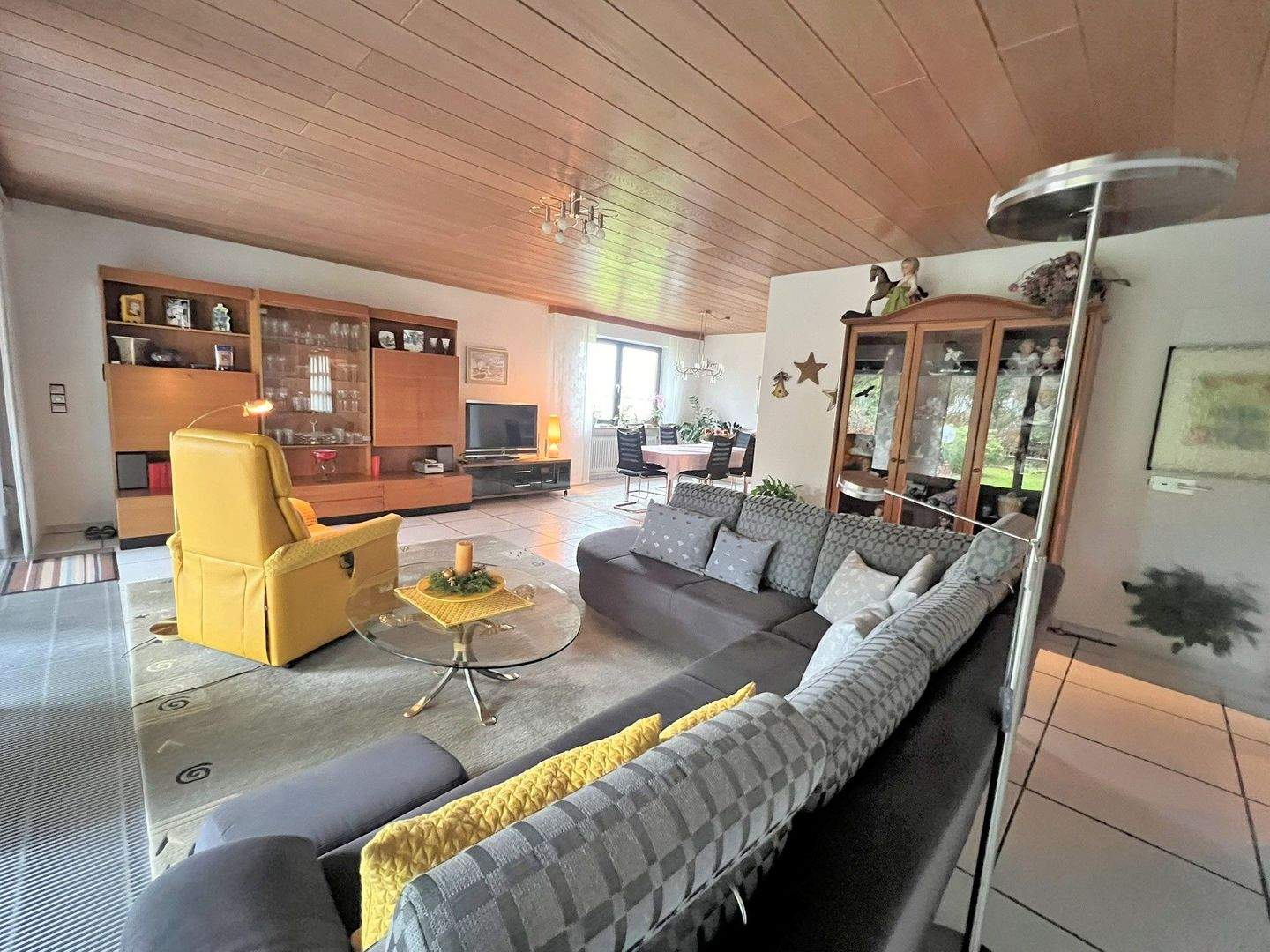 ***RESERVIERT*** Ruhig Wohnen am Stadtrand: Gepflegter Bungalow mit Ausblick auf Wiesen und Bäume am Naherholungsgebiet! – Neumarkt in der Oberpfalz – Vorschaubild 5