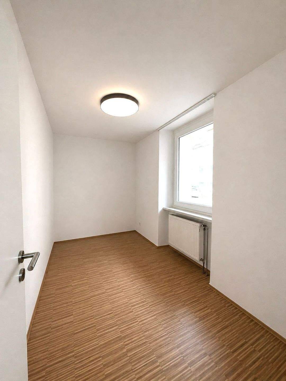 Kapitalanleger aufgepasst!! 6% Rendite in Nürnberg-Schoppershof - Sanierte 2-Zimmer-Wohnung mit Garage, Außenstellplatz und Küche – Nürnberg – Vorschaubild 6