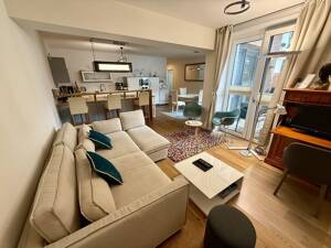 Geschmackvolle Wohnung mit vier Zimmern, Balkon und Privatterrasse in HafenCity, Hamburg – 20457 Hamburg – Vorschaubild 2