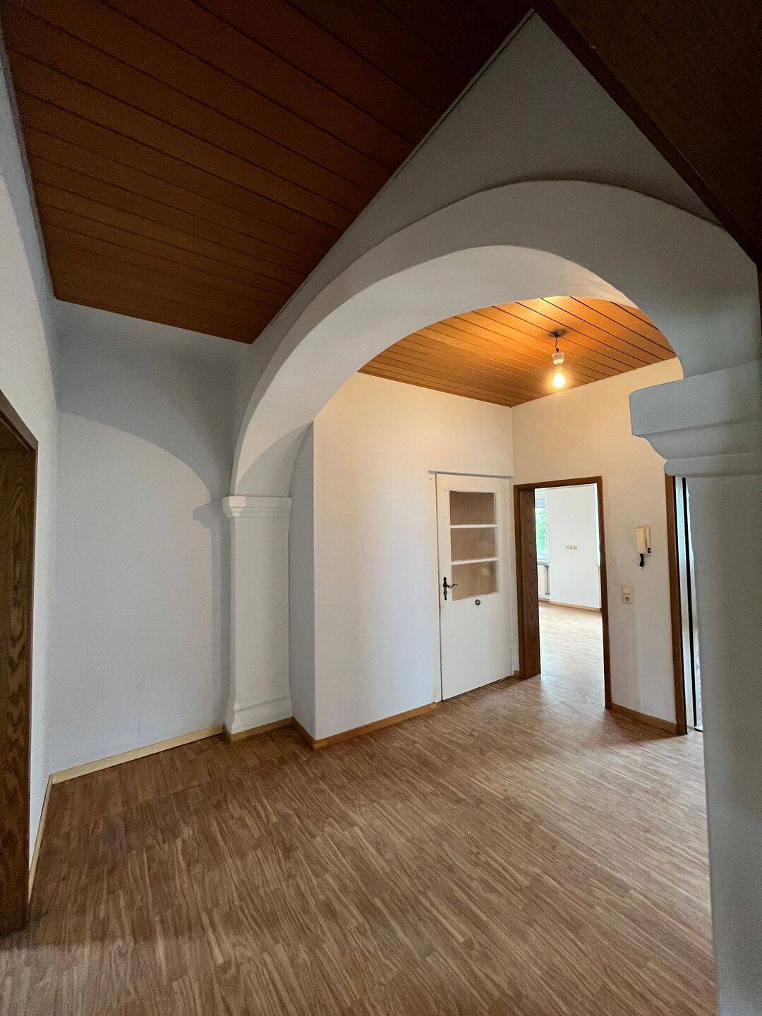 Geräumige Familienwohnung mit 4 Zimmern in Brebach-Fechingen, Saarbrücken