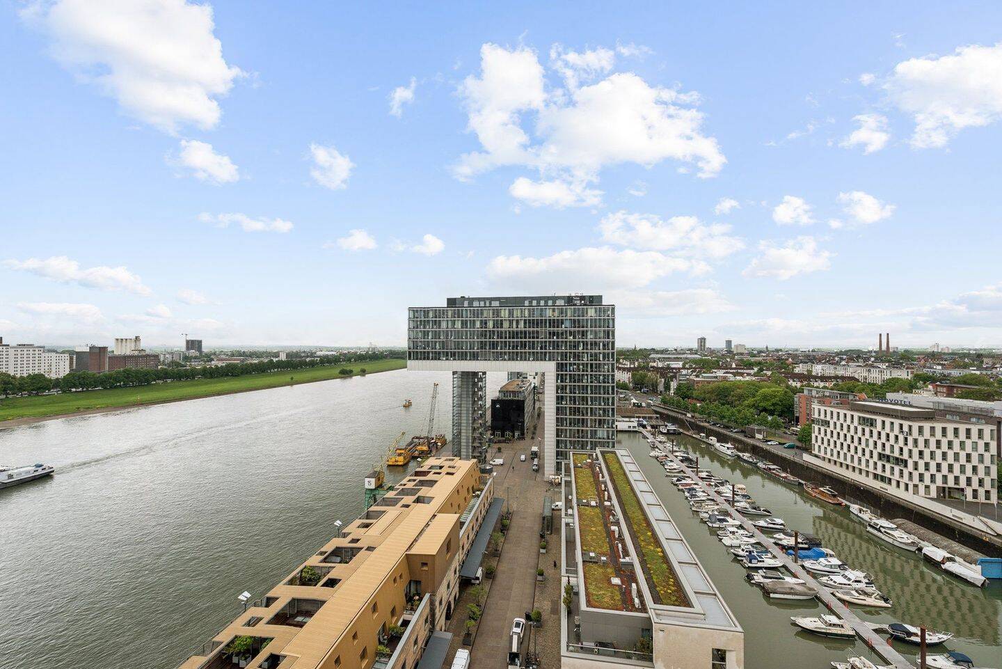 Kranhaus-Wohnung mit Rheinblick im 13. OG - Architektur-Ikone im Rheinauhafen! – Köln – Vorschaubild 6