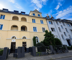 Altbau-Charme in zentraler Lage: bereits aufgeteiltes 4-Parteienhaus mit sicherer Rendite! – 53111 Bonn – Vorschaubild 2