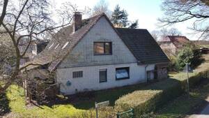 immo-schramm.de: Großes 1-2-Familienhaus mit drei Garagen – 27628 Hagen im Bremischen – Vorschaubild 2