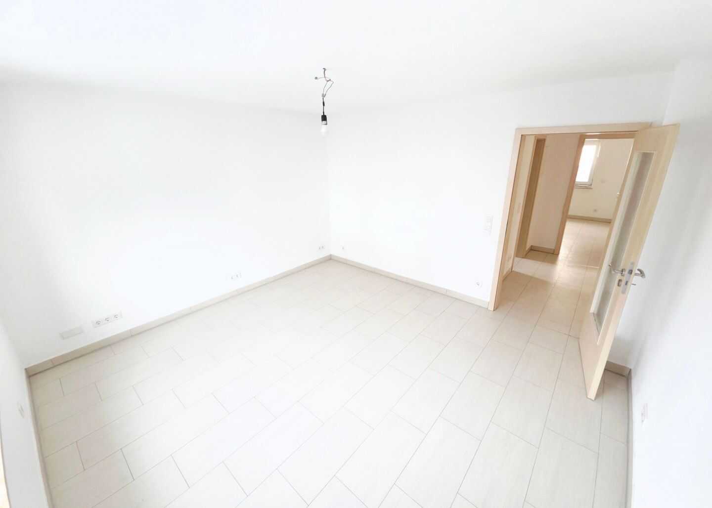 Moderne 3-Zimmer-Wohnung in Ingolstadt nähe Hauptbahnhof und Schulzentrum Südwest – Ingolstadt – Vorschaubild 3