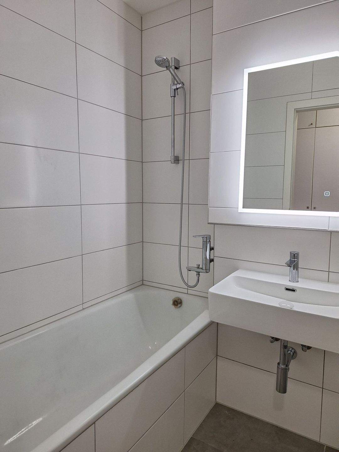 Traumhafte 3-Zimmer-Wohnung in Erlangen mit zwei Balkonen - Erstbezug nach Sanierung – Erlangen – Bild 1 von 7