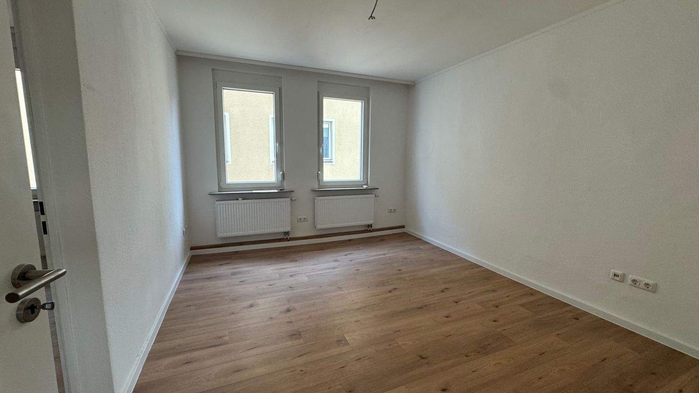 St. Peter ! 2-Zi.-Altbau-Whg., 40 m², Laminat, ohne Balkon, im 2.OG ohne Aufzug