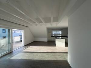 Moderne, sehr hochwertig ausgestattete 4,5 Zimmer-DG-Wohnung – 71069 Sindelfingen – Vorschaubild 2