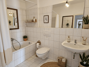 3-Zimmerwohnung mit 2 Balkonen im ruhigen -Kiez mit Lift – SOFORTBEZUG /Tel 0172-3261193 – 10247 Berlin – Vorschaubild 5