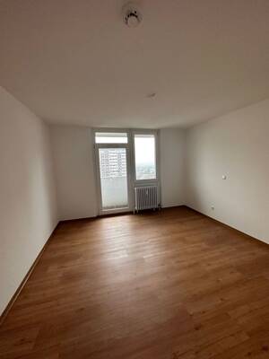 Modernisierte 3-Zimmer-Wohnung mit Balkon zu vermieten! – 60433 Frankfurt am Main – Vorschaubild 3