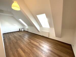 Gut geschnittene 2-Zimmer Wohnung in TOP-Lage – 90762 Fürth – Vorschaubild 2