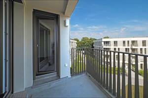2 ZKB Küche mit Loggia und ebenerdiger TG, Dachwohnung, optimale ÖPNV Anbindung – 81249 München – Vorschaubild 2